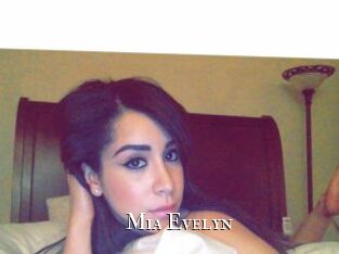 Mia_Evelyn